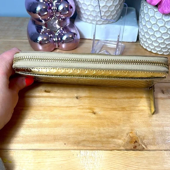 Kate Spade Gold Wallet - Picture 5 of 16